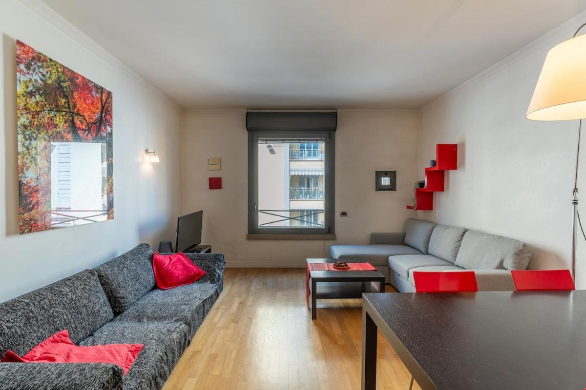 2 Minutes From The Station Charming Apartamento